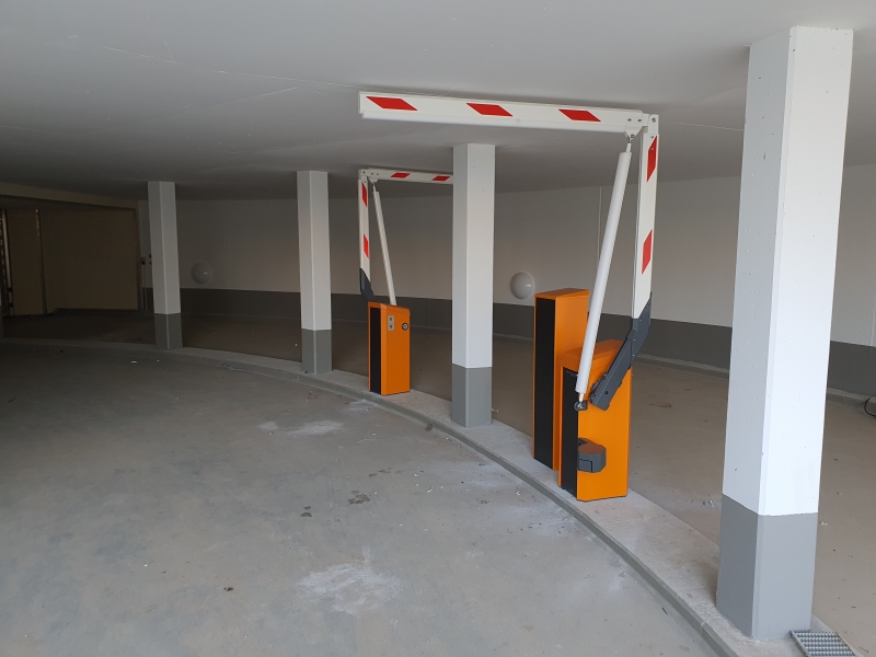 Knickarmschranke mit Laserscanner ohne Schleifen - Preiser Technik